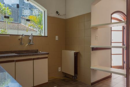 Casa à venda com 379m², 3 quartos e 3 vagasCozinha