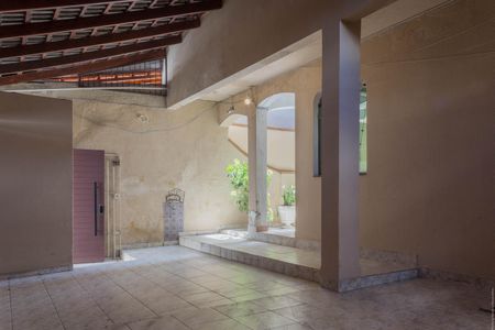 Casa à venda com 379m², 3 quartos e 3 vagasGaragem