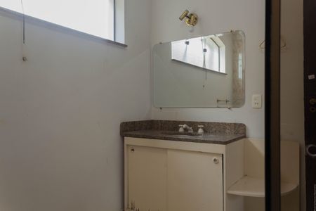 Casa à venda com 379m², 3 quartos e 3 vagasBanheiro