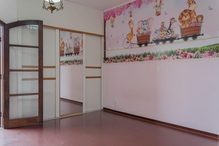 Casa à venda com 379m², 3 quartos e 3 vagasQuarto 2