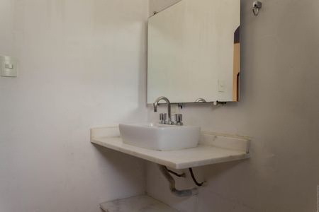 Casa à venda com 379m², 3 quartos e 3 vagasBanheiro da Suíte 1