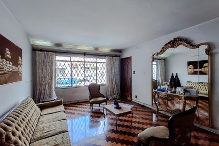 Casa à venda com 250m², 3 quartos e 2 vagas Casa à venda com 250m², 3 quartos e 2 vagasSala