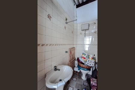 Casa à venda com 250m², 3 quartos e 2 vagas Casa à venda com 250m², 3 quartos e 2 vagasBanheiro de serviço