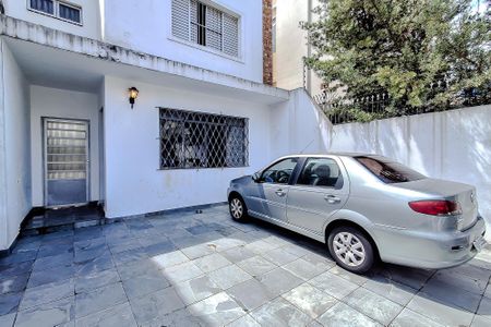 Casa à venda com 250m², 3 quartos e 2 vagas Casa à venda com 250m², 3 quartos e 2 vagasGaragem