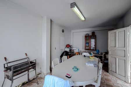 Casa à venda com 250m², 3 quartos e 2 vagas Casa à venda com 250m², 3 quartos e 2 vagasQuarto de Serviço
