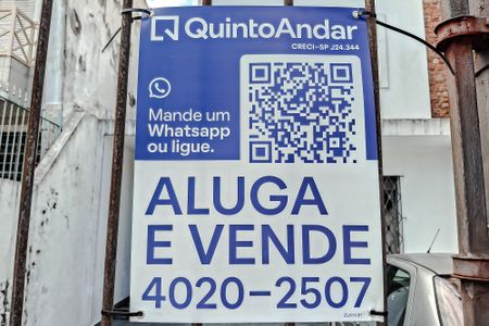 Casa à venda com 250m², 3 quartos e 2 vagas Casa à venda com 250m², 3 quartos e 2 vagasPlaquinha