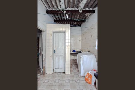 Casa à venda com 250m², 3 quartos e 2 vagas Casa à venda com 250m², 3 quartos e 2 vagasÁrea de Serviço