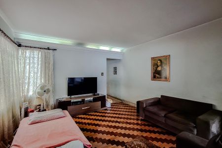 Casa à venda com 250m², 3 quartos e 2 vagas Casa à venda com 250m², 3 quartos e 2 vagasSala