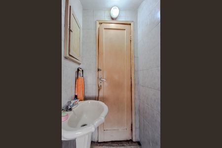 Casa à venda com 250m², 3 quartos e 2 vagas Casa à venda com 250m², 3 quartos e 2 vagasLavabo