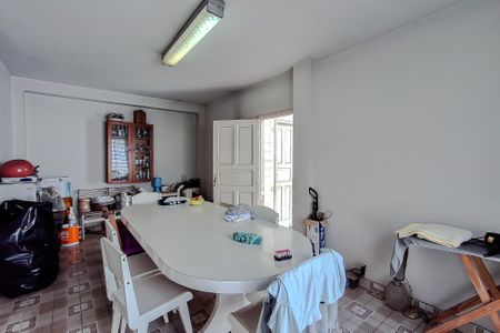 Casa à venda com 250m², 3 quartos e 2 vagas Casa à venda com 250m², 3 quartos e 2 vagasQuarto de Serviço