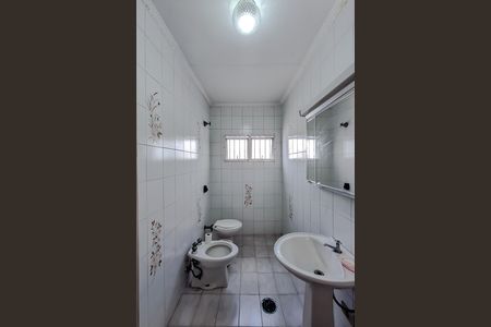Casa à venda com 250m², 3 quartos e 2 vagas Casa à venda com 250m², 3 quartos e 2 vagasBanheiro da Suíte