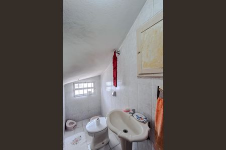 Casa à venda com 250m², 3 quartos e 2 vagas Casa à venda com 250m², 3 quartos e 2 vagasLavabo