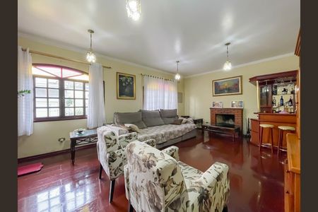 Casa à venda com 373m², 4 quartos e 3 vagas Casa à venda com 373m², 4 quartos e 3 vagasSala