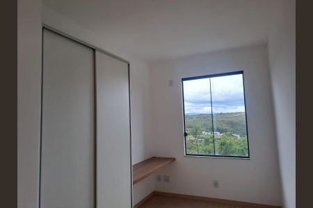 Casa à venda com 122m², 3 quartos e 2 vagas