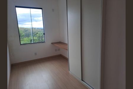 Casa à venda com 122m², 3 quartos e 2 vagas