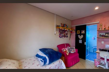 Casa à venda com 250m², 4 quartos e 2 vagas Casa à venda com 250m², 4 quartos e 2 vagasSuite 2