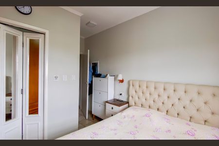 Casa à venda com 250m², 4 quartos e 2 vagas Casa à venda com 250m², 4 quartos e 2 vagasSuite 1