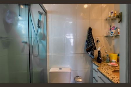 Casa à venda com 250m², 4 quartos e 2 vagas Casa à venda com 250m², 4 quartos e 2 vagasBanheiro da Suíte 1