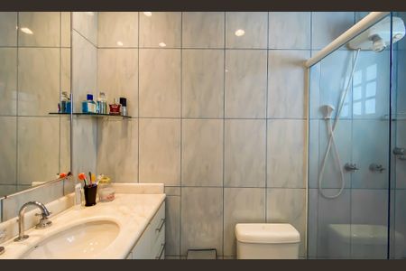 Casa à venda com 250m², 4 quartos e 2 vagas Casa à venda com 250m², 4 quartos e 2 vagasBanheiro da suíte 3