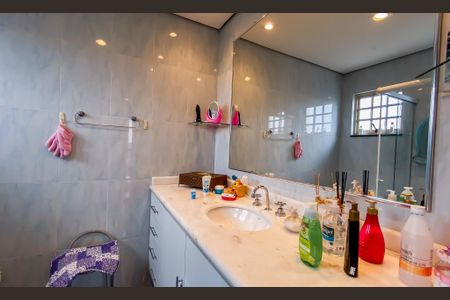 Casa à venda com 250m², 4 quartos e 2 vagas Casa à venda com 250m², 4 quartos e 2 vagasBanheiro da Suíte 2