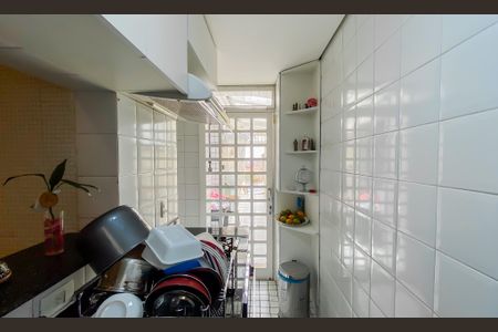 Casa à venda com 250m², 4 quartos e 2 vagas Casa à venda com 250m², 4 quartos e 2 vagasCozinha