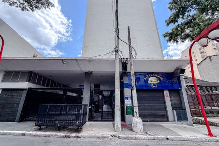 Apartamento para alugar com 46m², 2 quartos e sem vagaFachada - Plaquinha