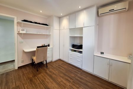 Apartamento à venda com 130m², 3 quartos e 2 vagasQuarto 1