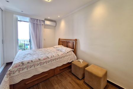 Apartamento à venda com 130m², 3 quartos e 2 vagasSuíte 1