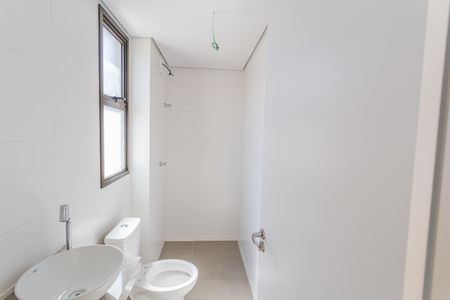 Apartamento à venda com 74m², 2 quartos e 2 vagas Apartamento à venda com 74m², 2 quartos e 2 vagasBanheiro da Suíte