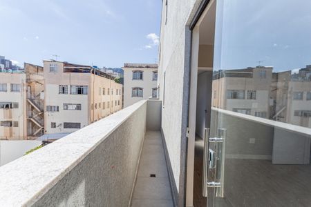Apartamento à venda com 74m², 2 quartos e 2 vagas Apartamento à venda com 74m², 2 quartos e 2 vagasVaranda da Suíte