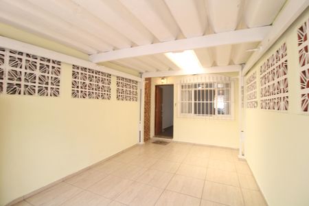 Casa para alugar com 90m², 2 quartos e 1 vagaFachada / garagem