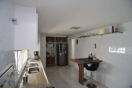 Apartamento à venda com 200m², 3 quartos e 3 vagasCozinha