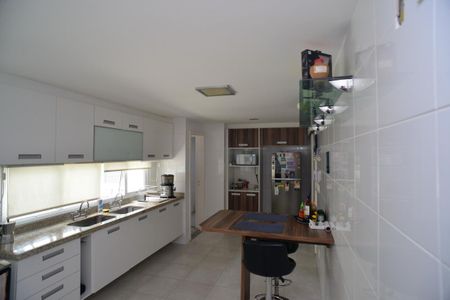 Apartamento à venda com 200m², 3 quartos e 3 vagasCozinha