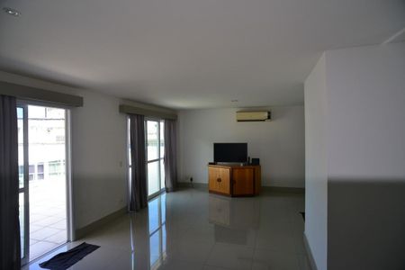 Apartamento à venda com 200m², 3 quartos e 3 vagasSala