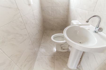 Casa para alugar com 69m², 2 quartos e 1 vaga Casa para alugar com 69m², 2 quartos e 1 vagaBanheiro da Suíte