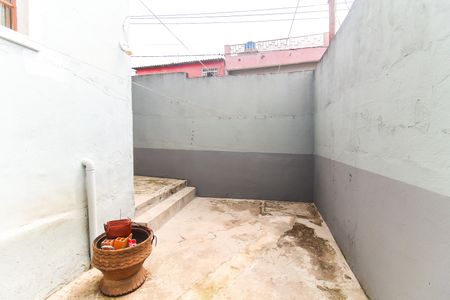 Casa para alugar com 69m², 2 quartos e 1 vaga Casa para alugar com 69m², 2 quartos e 1 vagaQuintal