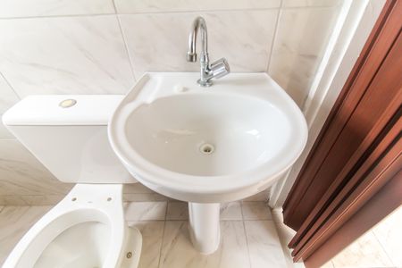 Casa para alugar com 69m², 2 quartos e 1 vaga Casa para alugar com 69m², 2 quartos e 1 vagaBanheiro da Suíte