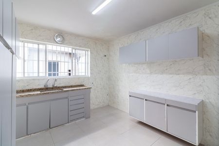 Casa à venda com 177m², 3 quartos e 2 vagas Casa à venda com 177m², 3 quartos e 2 vagasCozinha