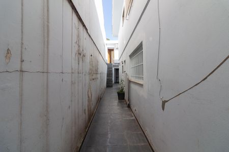 Casa à venda com 177m², 3 quartos e 2 vagas Casa à venda com 177m², 3 quartos e 2 vagasCorredor