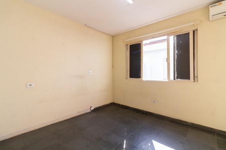 Casa à venda com 177m², 3 quartos e 2 vagas Casa à venda com 177m², 3 quartos e 2 vagasEdícula