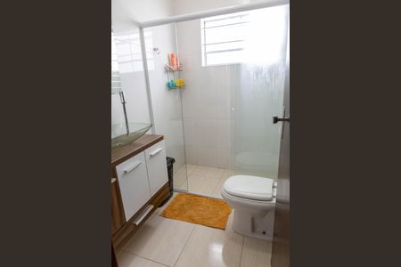 Casa à venda com 177m², 5 quartos e 2 vagas Casa à venda com 177m², 5 quartos e 2 vagasBanheiro