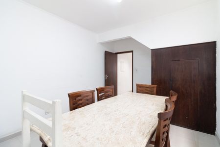 Casa à venda com 177m², 3 quartos e 2 vagas Casa à venda com 177m², 3 quartos e 2 vagasCopa