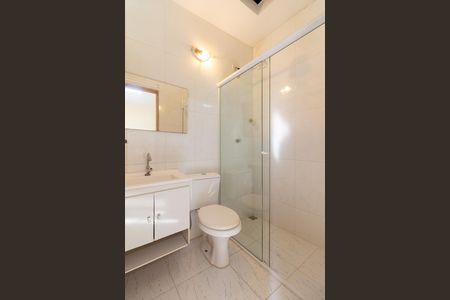 Casa à venda com 177m², 3 quartos e 2 vagas Casa à venda com 177m², 3 quartos e 2 vagasBanheiro da suíte