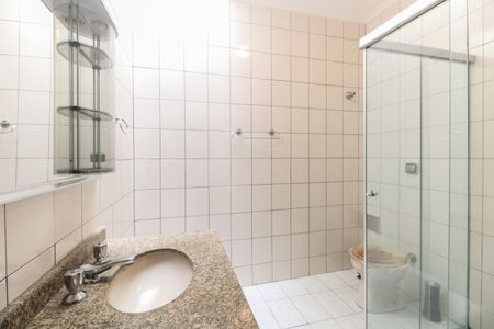 Casa para alugar com 225m², 3 quartos e 4 vagasBanheiro Social 