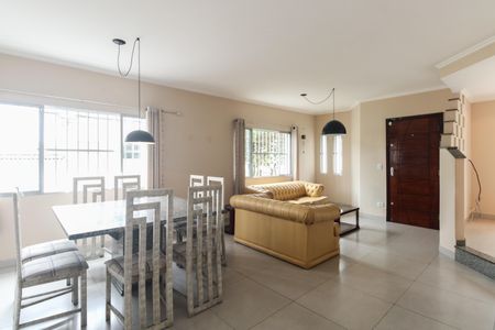 Casa para alugar com 225m², 3 quartos e 4 vagasSala 