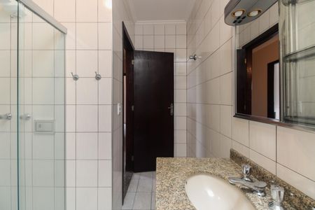 Casa para alugar com 225m², 3 quartos e 4 vagasBanheiro Social 