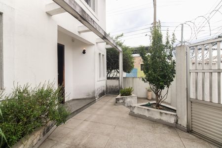 Casa para alugar com 225m², 3 quartos e 4 vagasEntrada e Jardim 