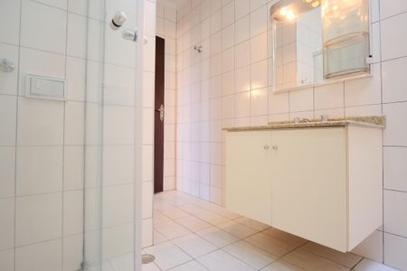 Casa para alugar com 205m², 3 quartos e 4 vagasBanheiro Social