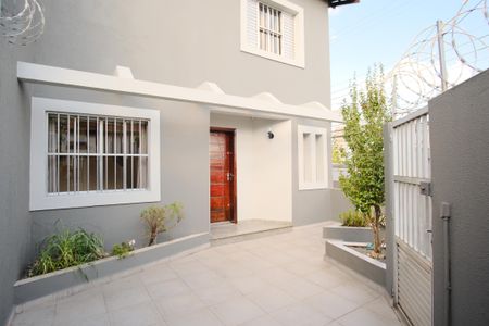 Casa para alugar com 205m², 3 quartos e 4 vagasQuintal