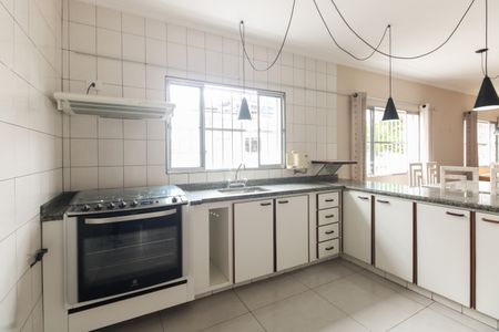 Casa para alugar com 225m², 3 quartos e 4 vagasCozinha 